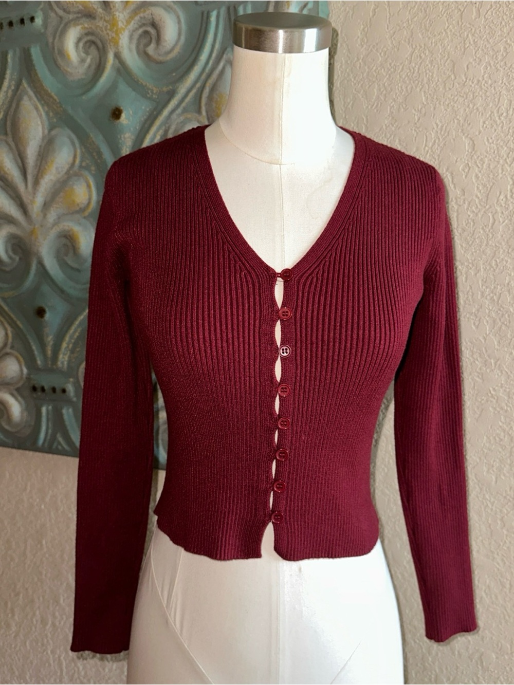 Song of Style Womens XS Burgundy Ribbed Cropped V Neck Button Cardigan REVOLVE